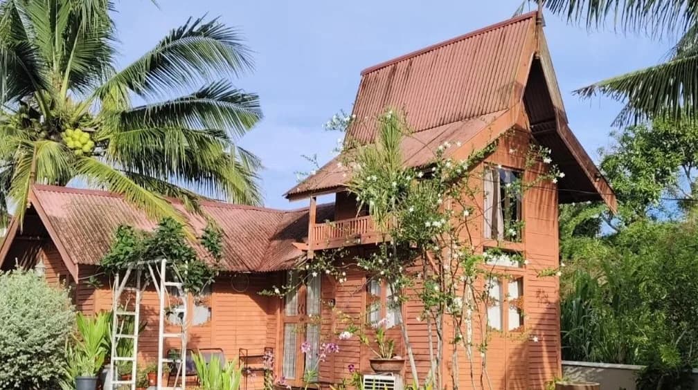 Dangau (Wooden house)
